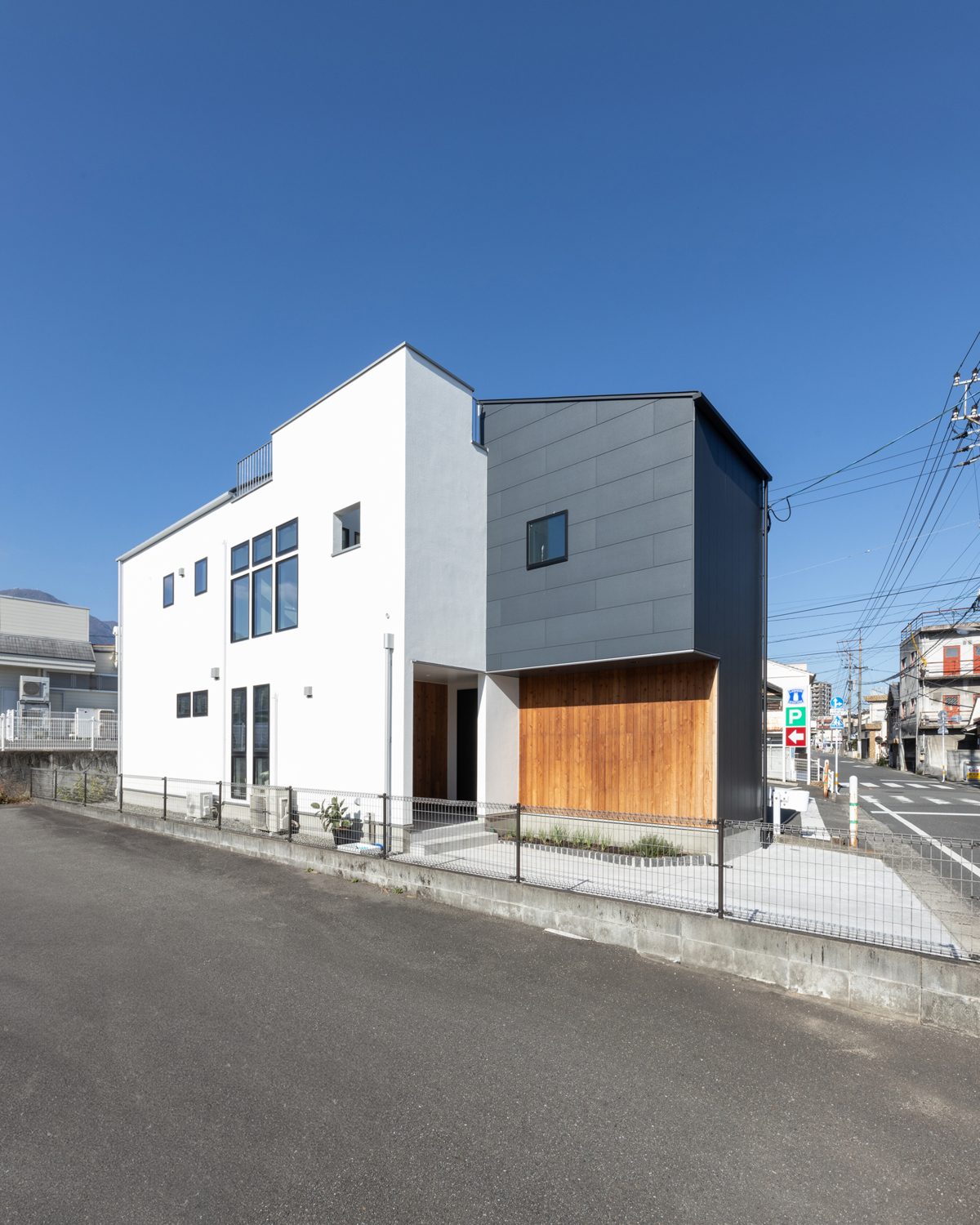 別府市富士見の家（３階建・屋上・BOX＋片流れ）