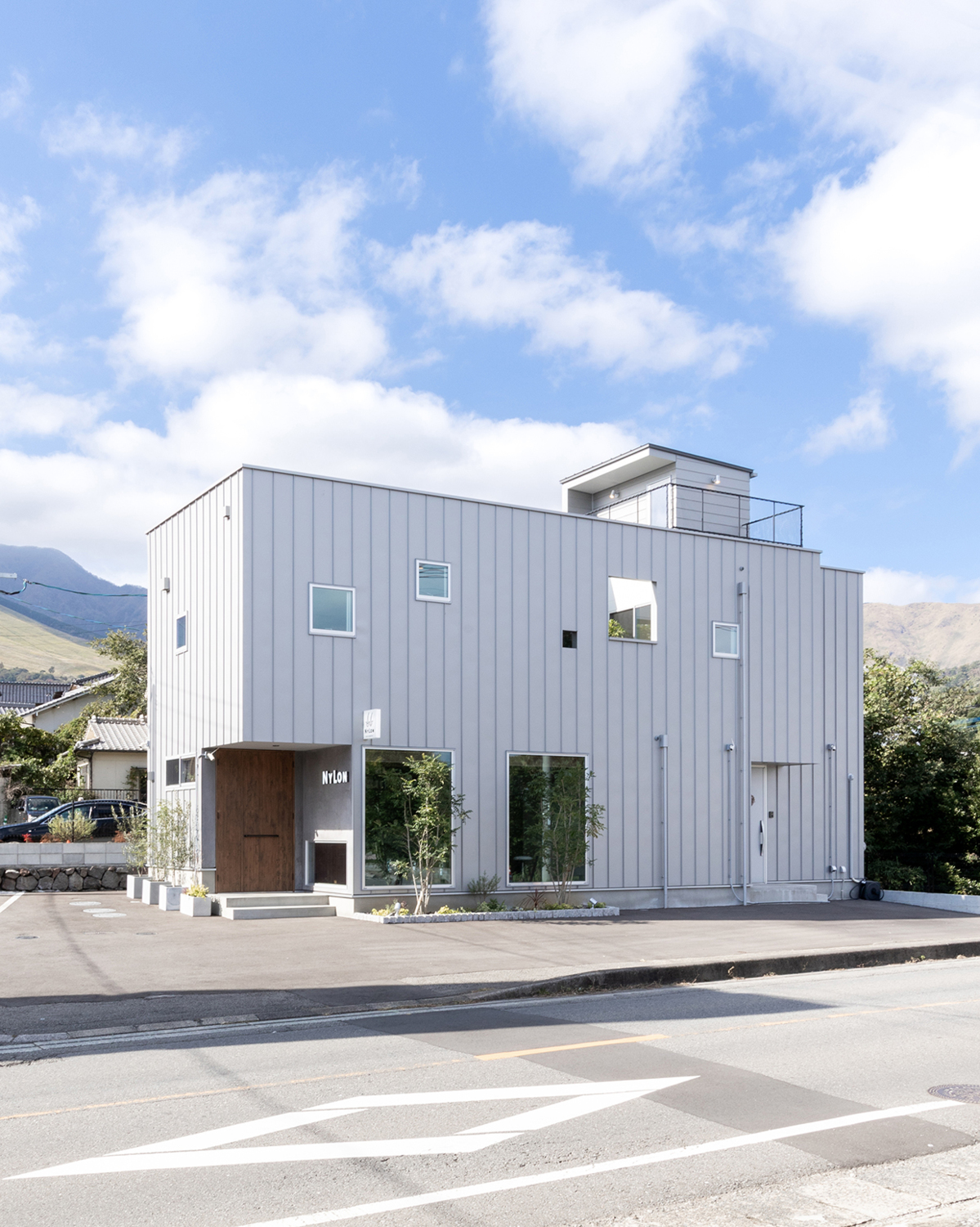 別府市馬場の家（サロン兼自宅・２階リビング・屋上・BOX）