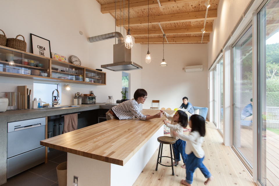 囲われた中庭のある平屋
