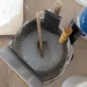 ＜プロは道具を使う度いつもキレイに手入れします＞